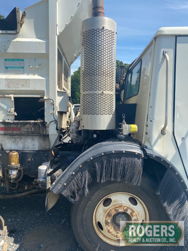 2010 MACK LEU613 AUTOMATED REFUSE TRUCK