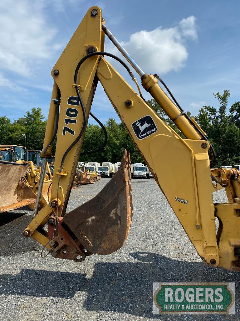 2001 JOHN DEERE 710D WHEELED LOADER/BACKHOE