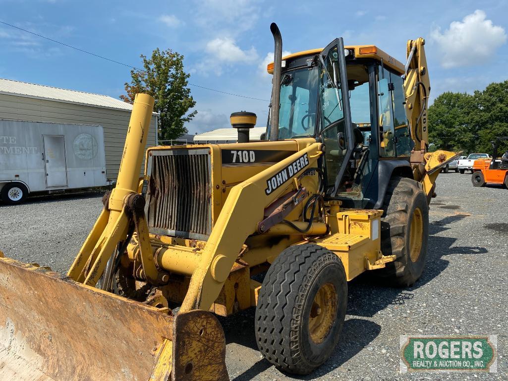 2001 JOHN DEERE 710D WHEELED LOADER/BACKHOE