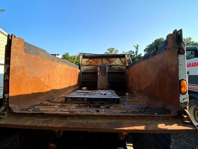 2005 INTERNATIONAL 4400 DUMP TRUCK