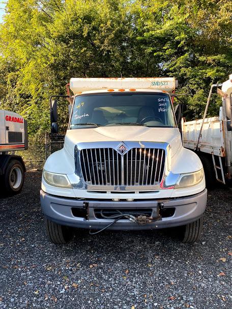 2005 INTERNATIONAL 4400 DUMP TRUCK