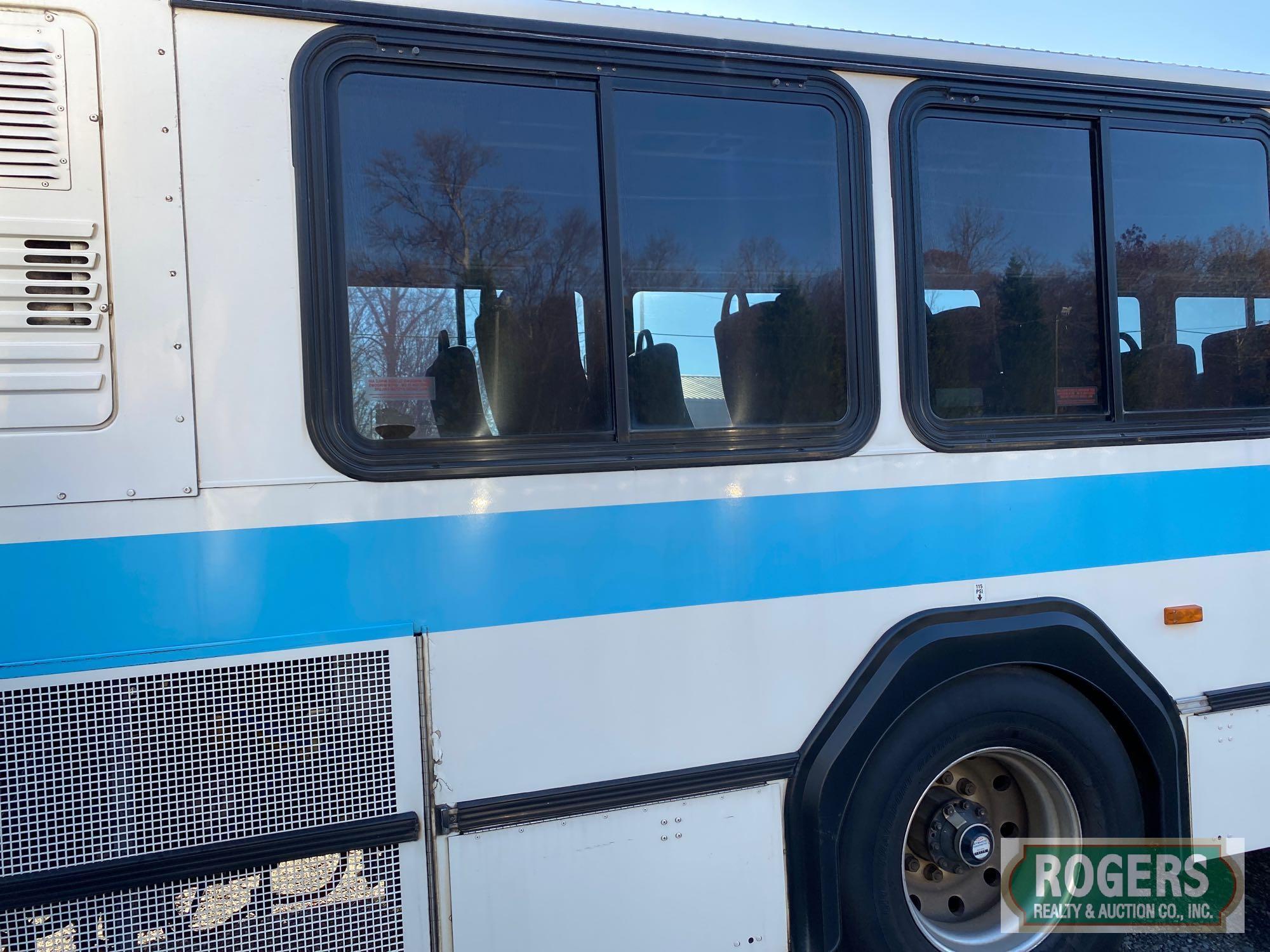 2003 GILLIG PHANTOM BUS