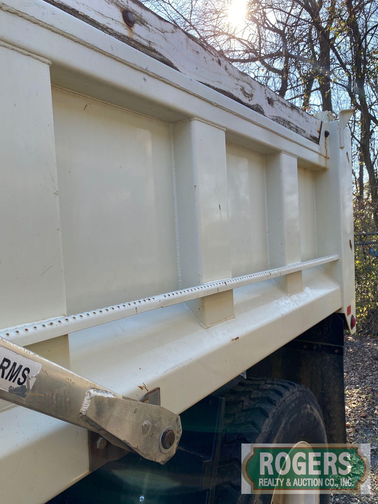 2013 INTERNATIONAL 4400 DUMP TRUCK