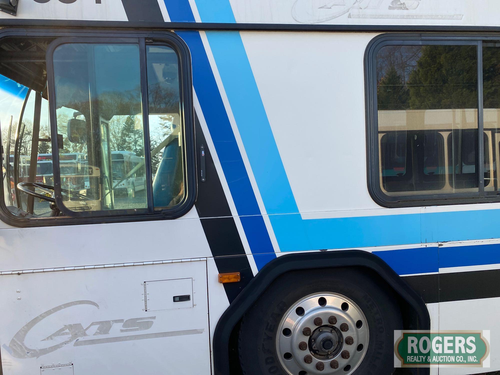 2004 GILLIG LOW FLOOR BUS