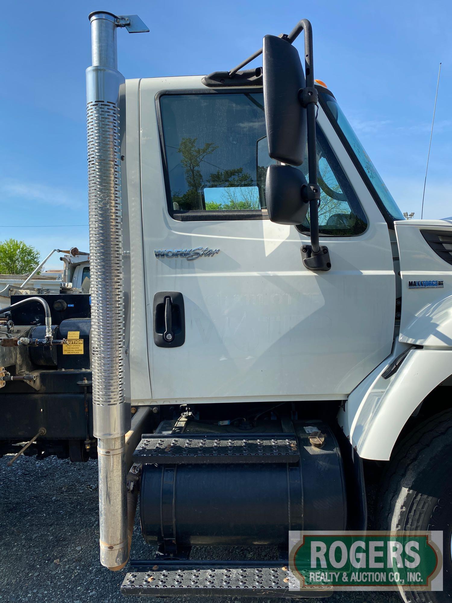 2009 INTERNATIONAL 7400