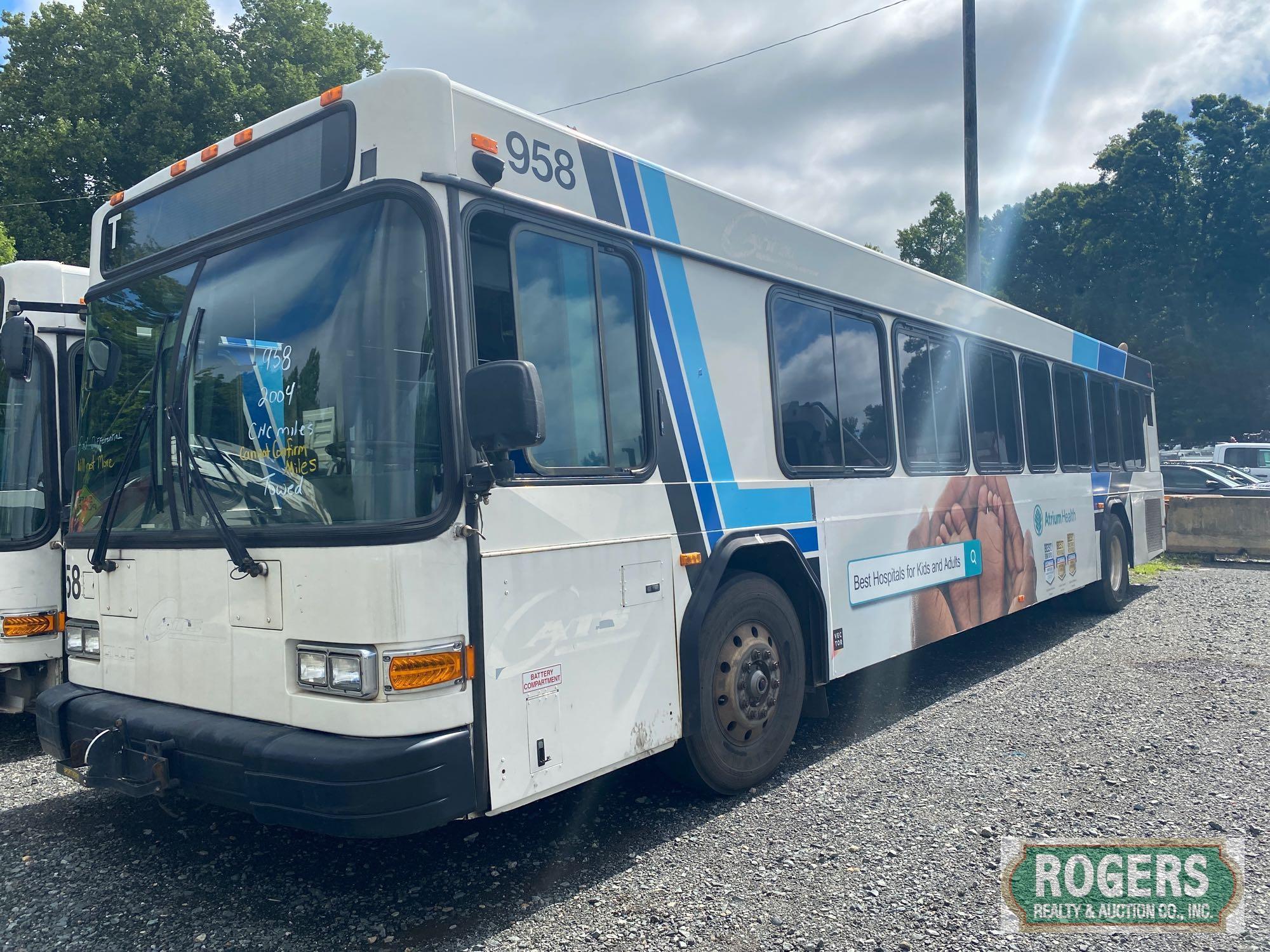 2004 GILLIG BUS