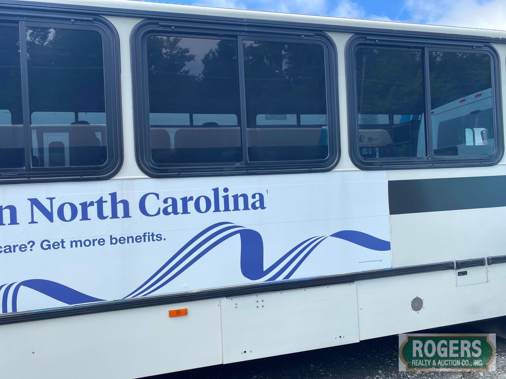 2002 GILLIG SUBURBAN BUS