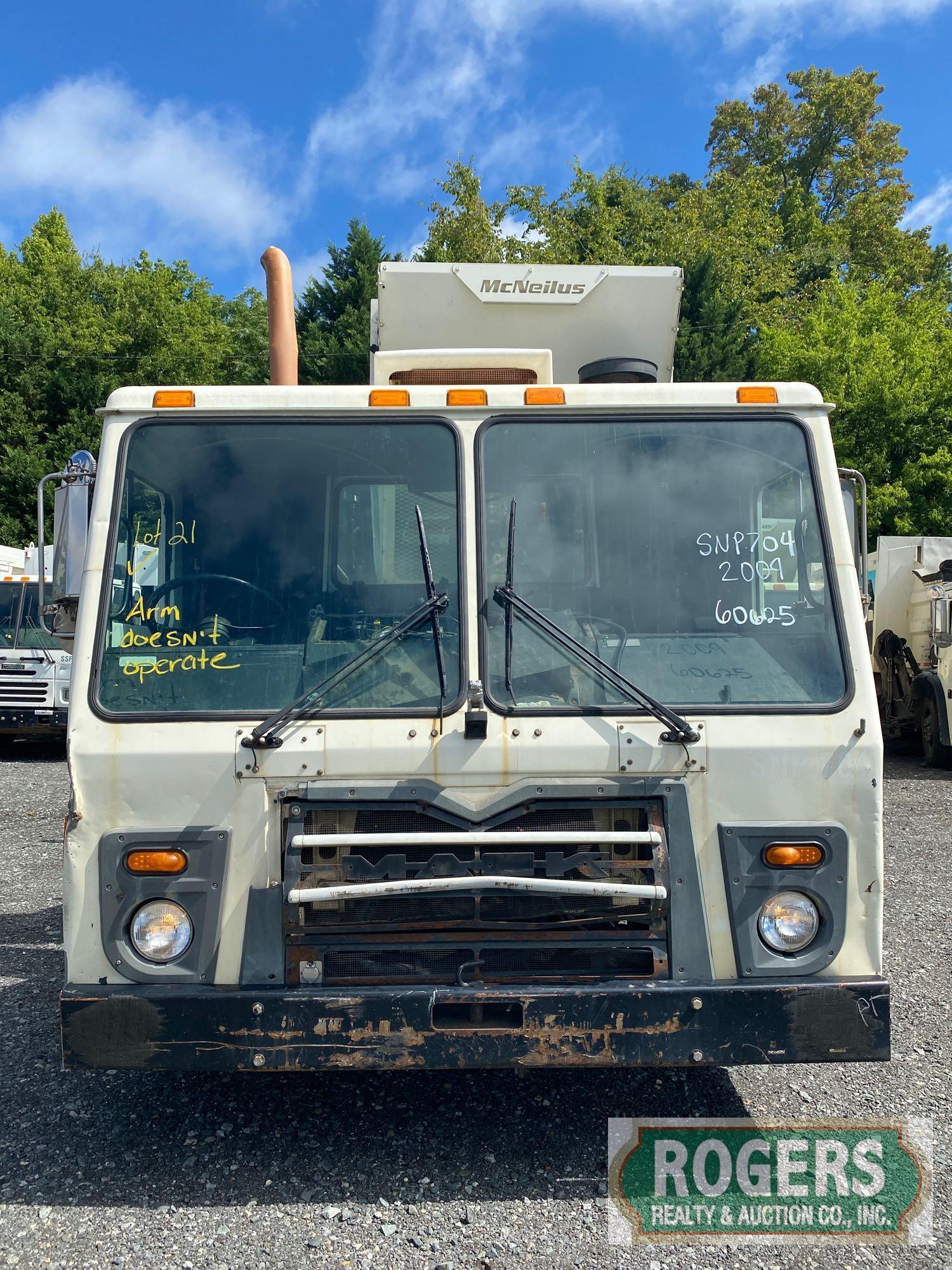 2009 MACK LEU613 SIDE LOADER REFUSE TRUCK