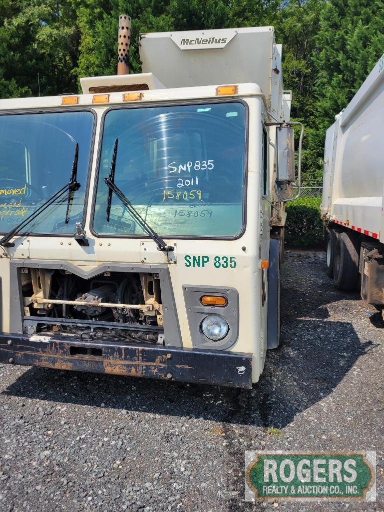 2011 MACK LEU613 SIDE LOADER REFUSE TRUCK