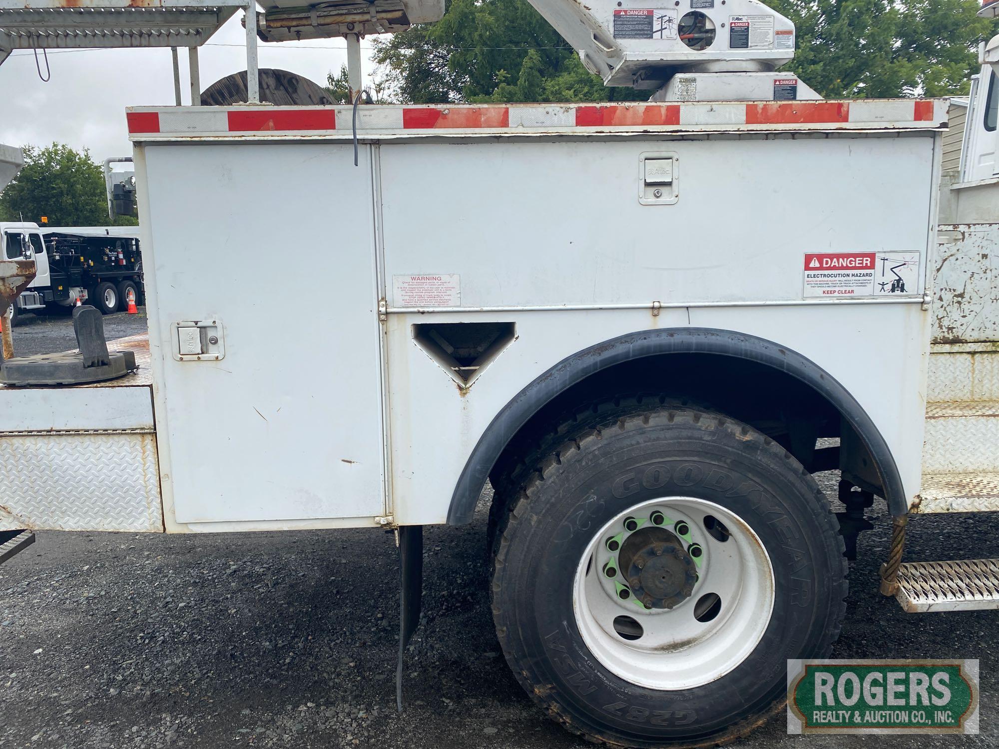 2003 FREIGHTLINER FL60 BUCKET TRUCK