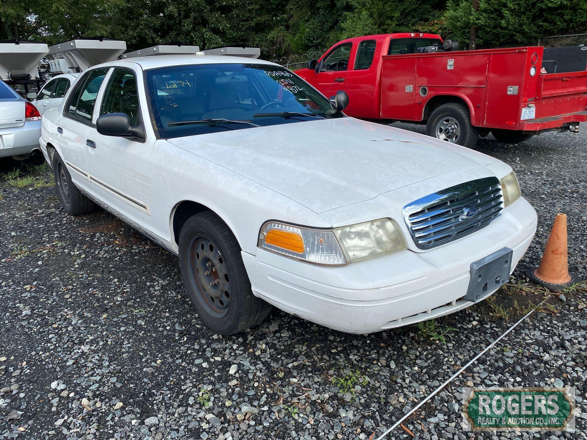 2011 FORD CROWN VICTORIA