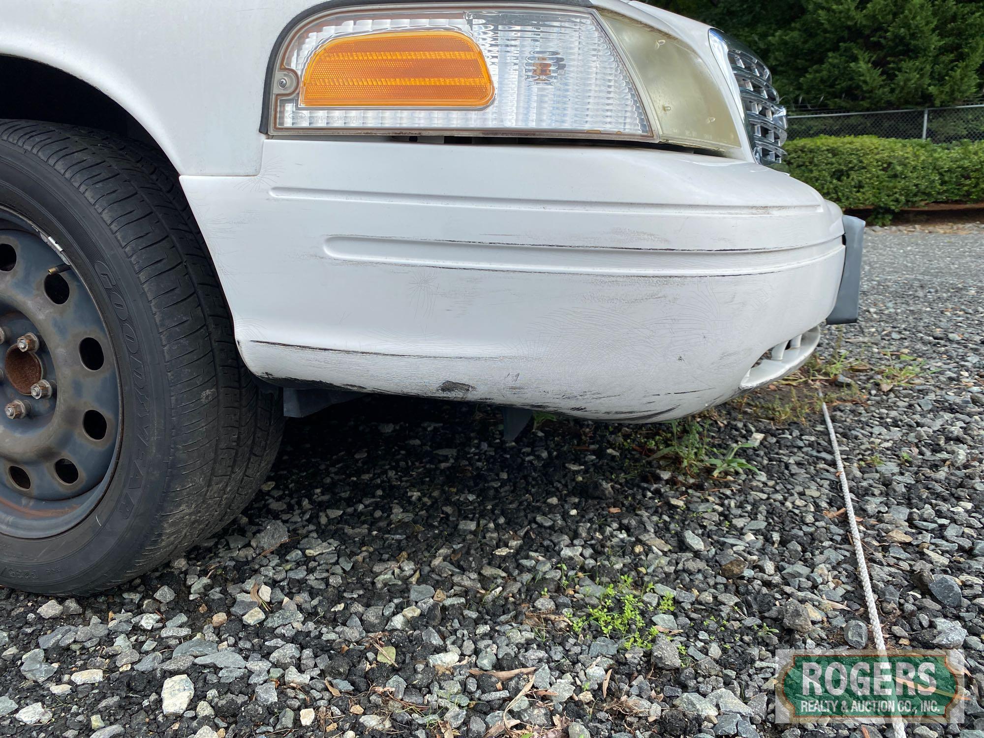 2011 FORD CROWN VICTORIA