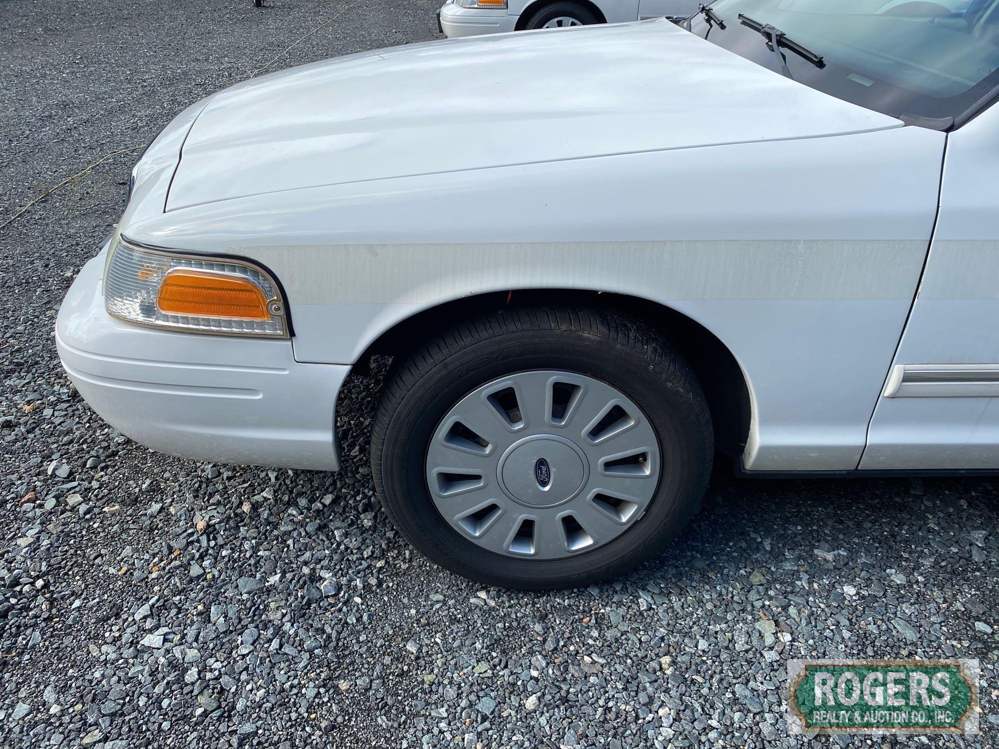 2010 FORD CROWN VICTORIA