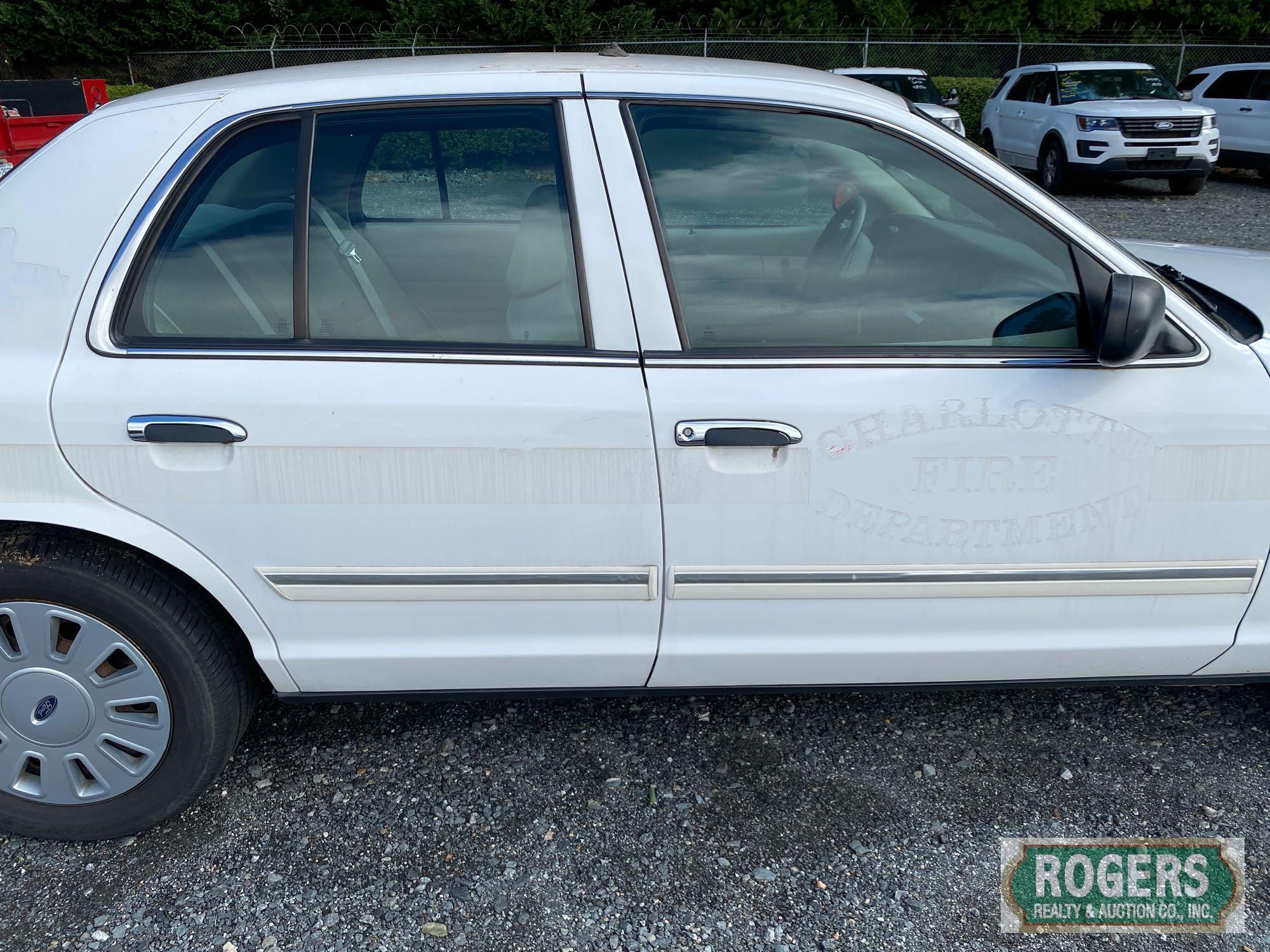 2010 FORD CROWN VICTORIA