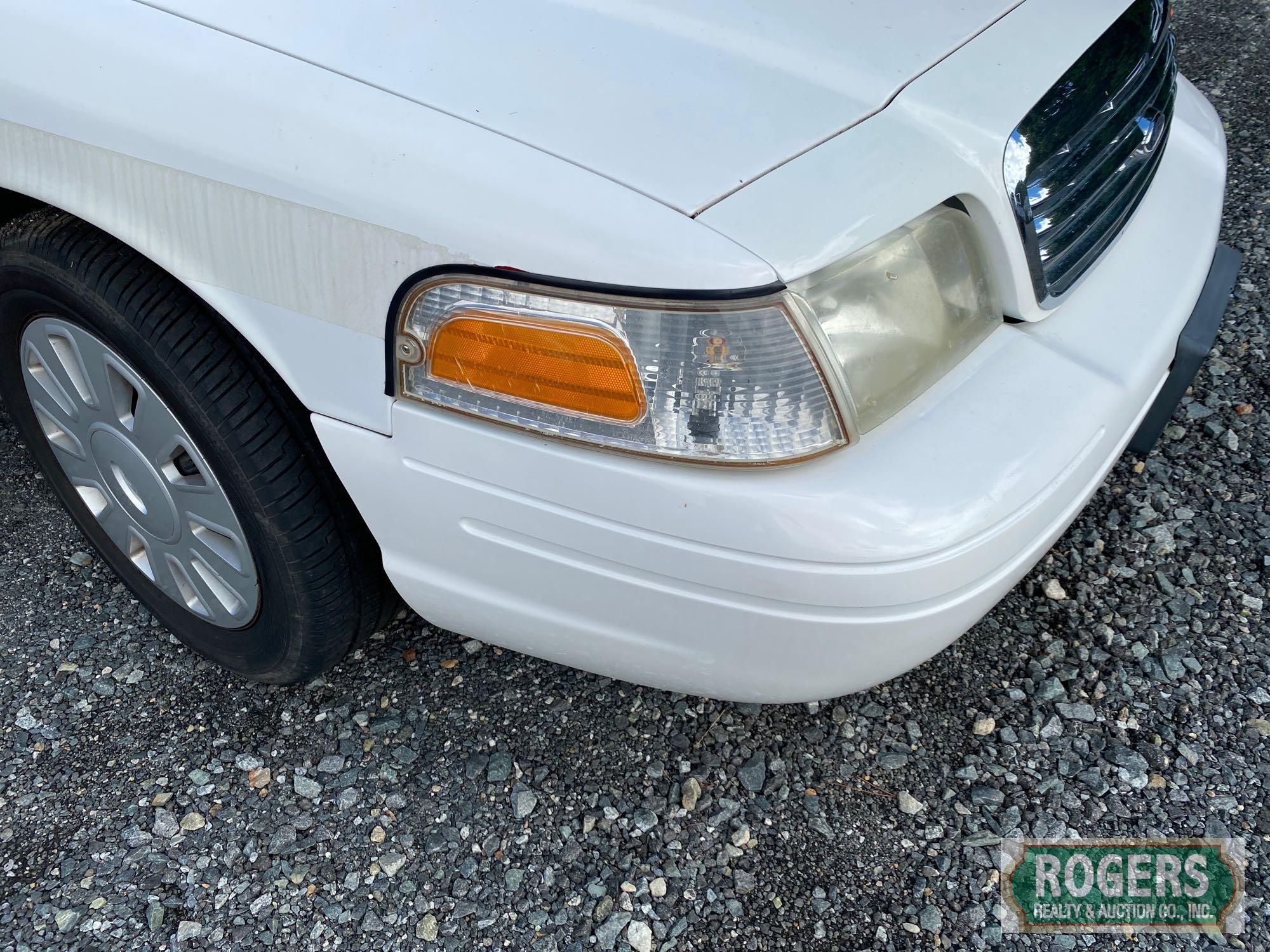 2010 FORD CROWN VICTORIA