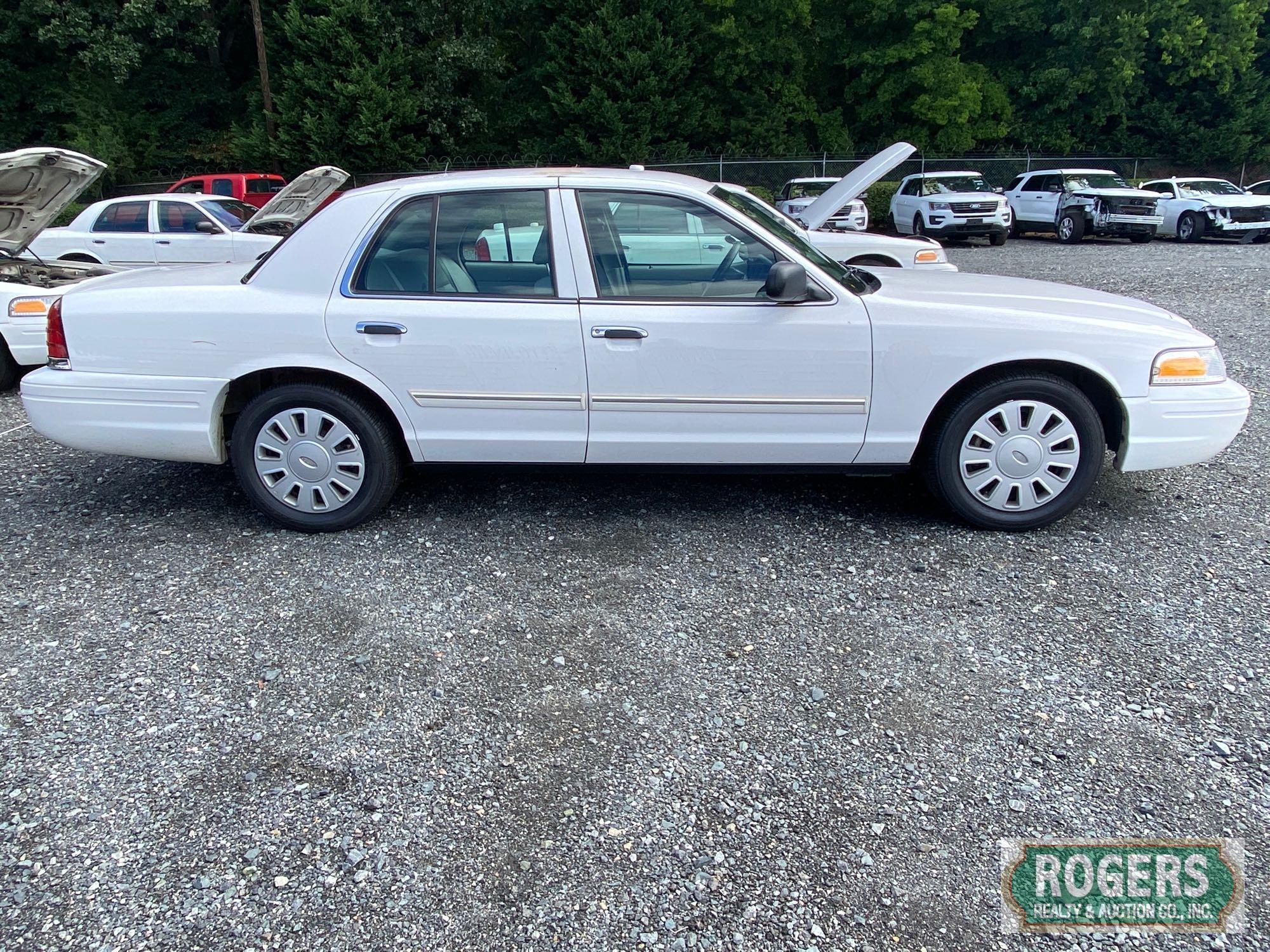 2009 FORD CROWN VICTORIA