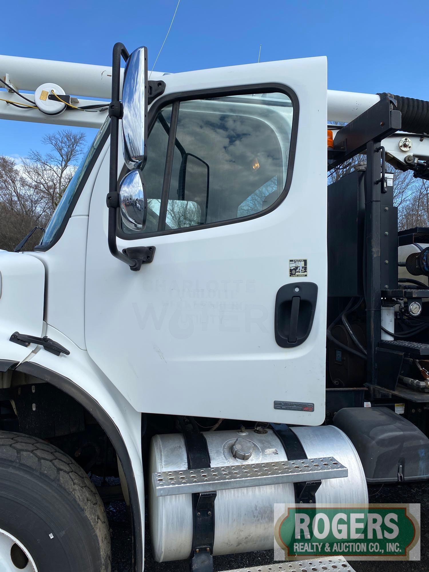 2009 FREIGHTLINER M2112