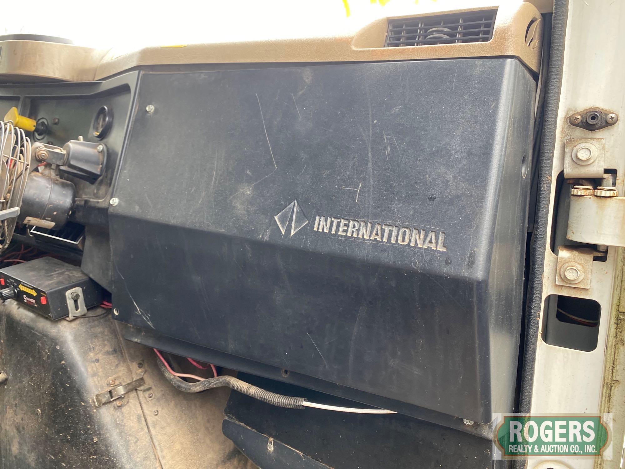 2001 INTERNATIONAL 4700