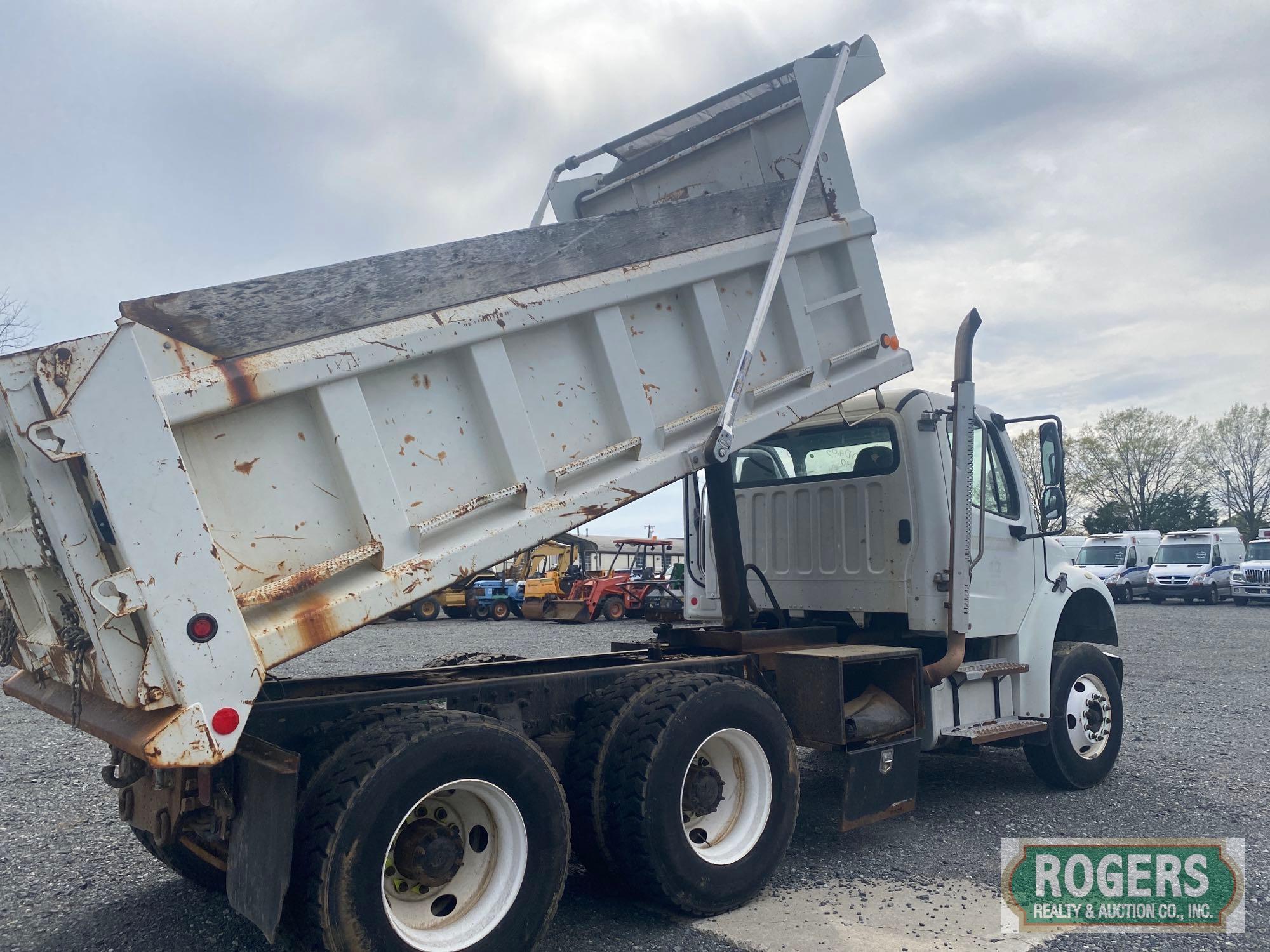 2010 FREIGHTLINER M2106