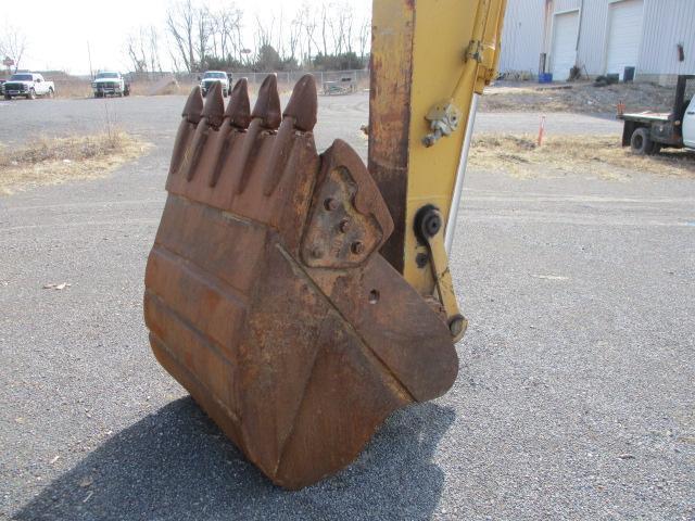 2006 Catapillar Trackhoe Model 320 CI, 40 in. Digging Bucket, 28 in. Pads, Auxiliary Hydraulics,