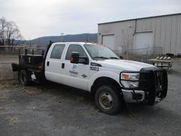 2015 Ford F 350 4x4 FlatbedCrew Truck, Gasoline Engine, Automatic Transmission, Crew Cab, A/C, Dual