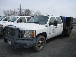 2011 Chevrolet 3500 4x4 Flatbed Crew Truck, Gasoline Engine, Automatic Transmission, Crew Cab, A/C,