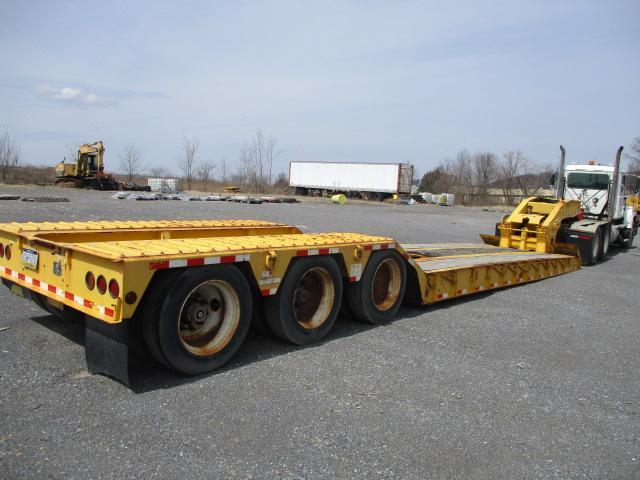 2012Globe 53 ft. OVL, Tr-Axle Lowboy Trailer With Non-Ground Bear Detachable Gooseneck (Operated By