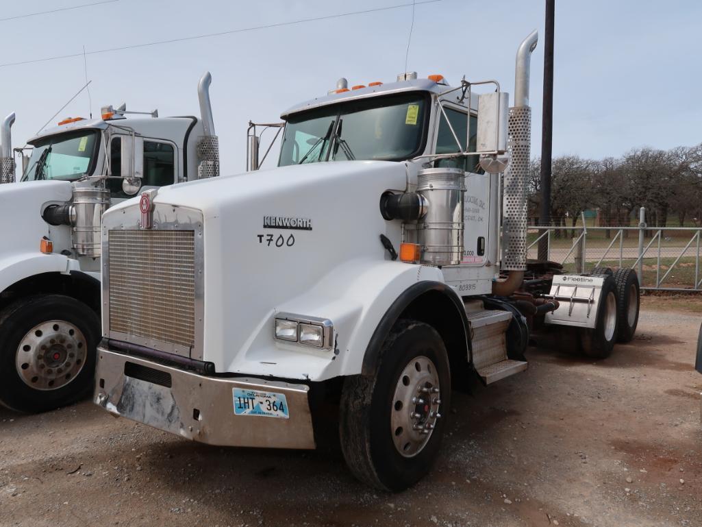 2013 Kenworth Model T800, Tractor, 14.9L LG Diesel, Masport Vacuum Pump, 10-Speed Trans, VIN: