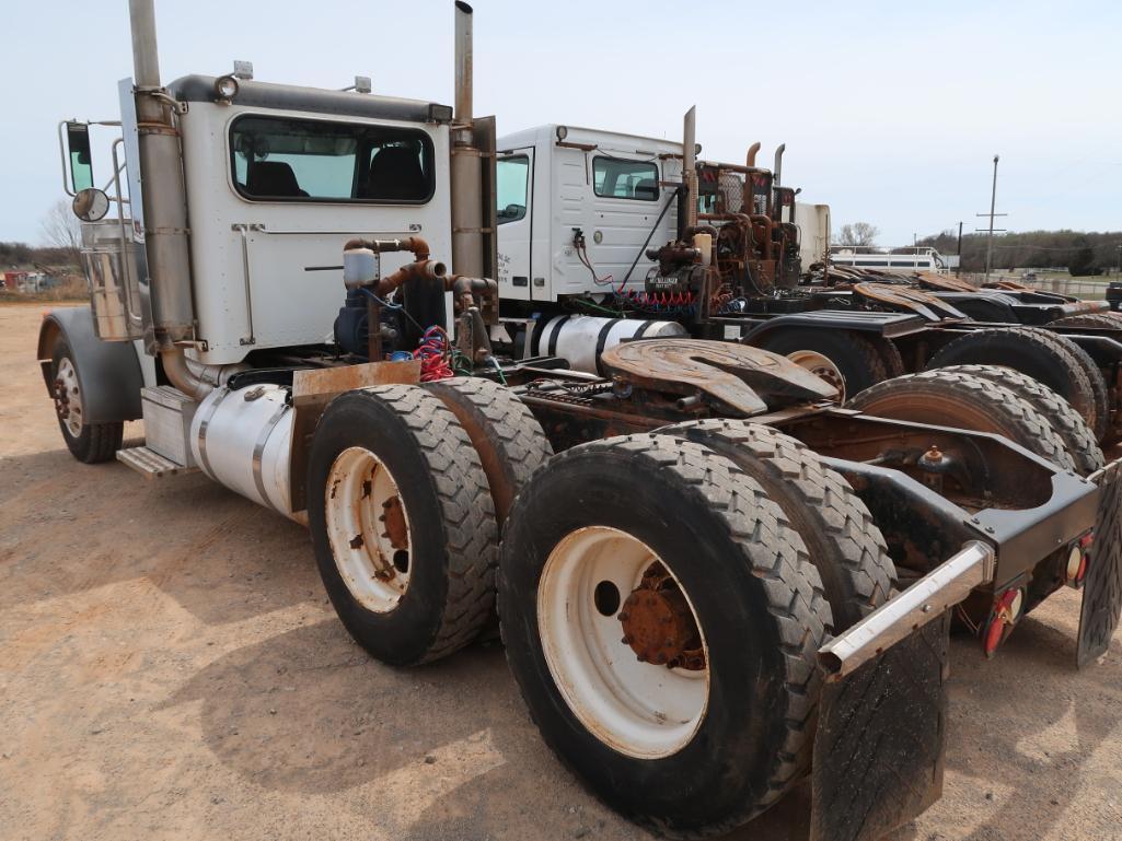 2005 Peterbilt Model 379, Tractor, 14.GL LG Diesel, Masport Vacuum Pump, 10-Speed Trans, VIN: