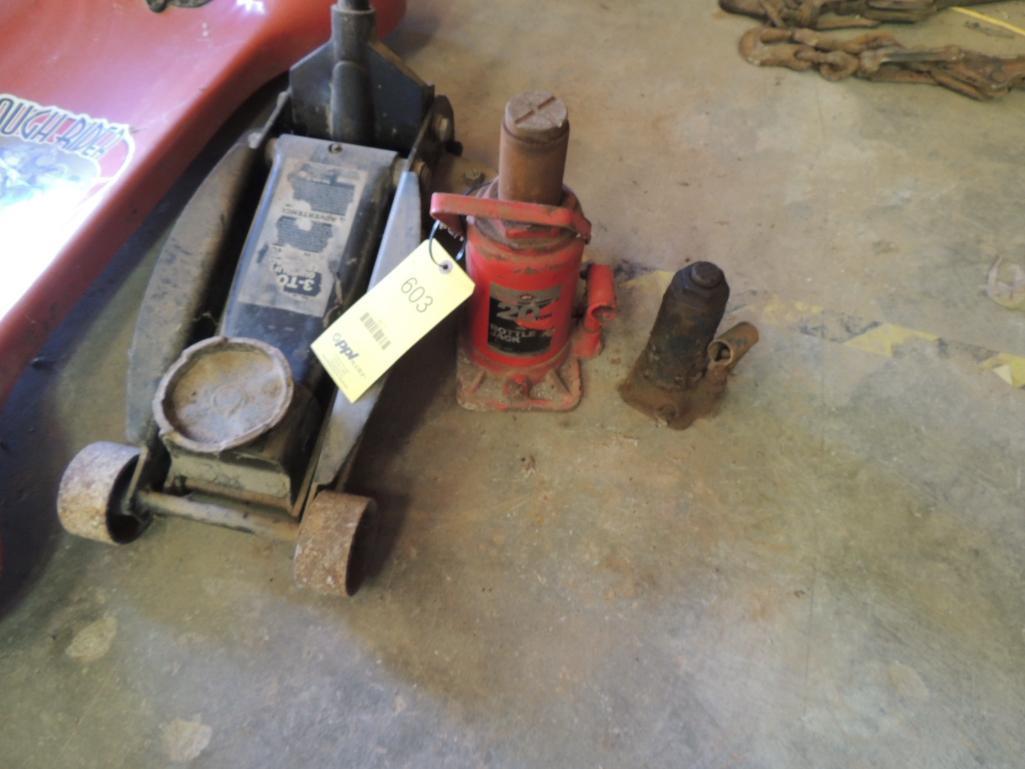 LOT: Torrington 3 Ton Floor Jack, AFF 20 Ton Bottle Jack (LOCATED IN HENNESSEY, OK. - IN CHEM BLDG.)