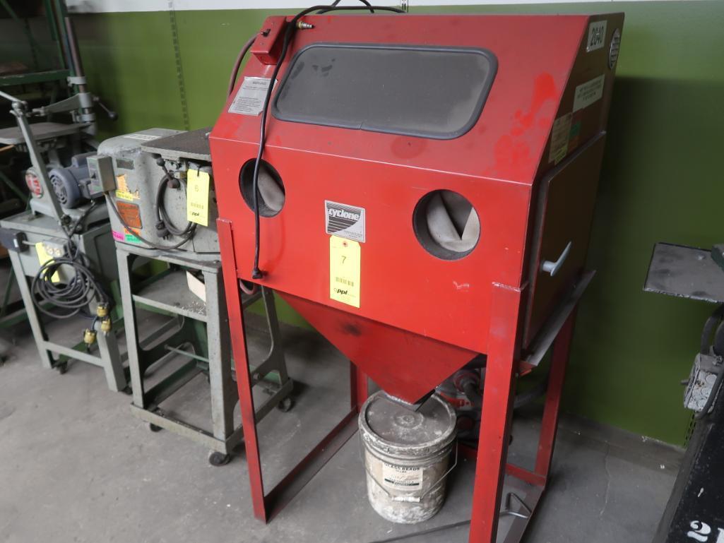 Cyclone Sand Blaster, Vacuum (#2040), LOCATION: TOOL ROOM