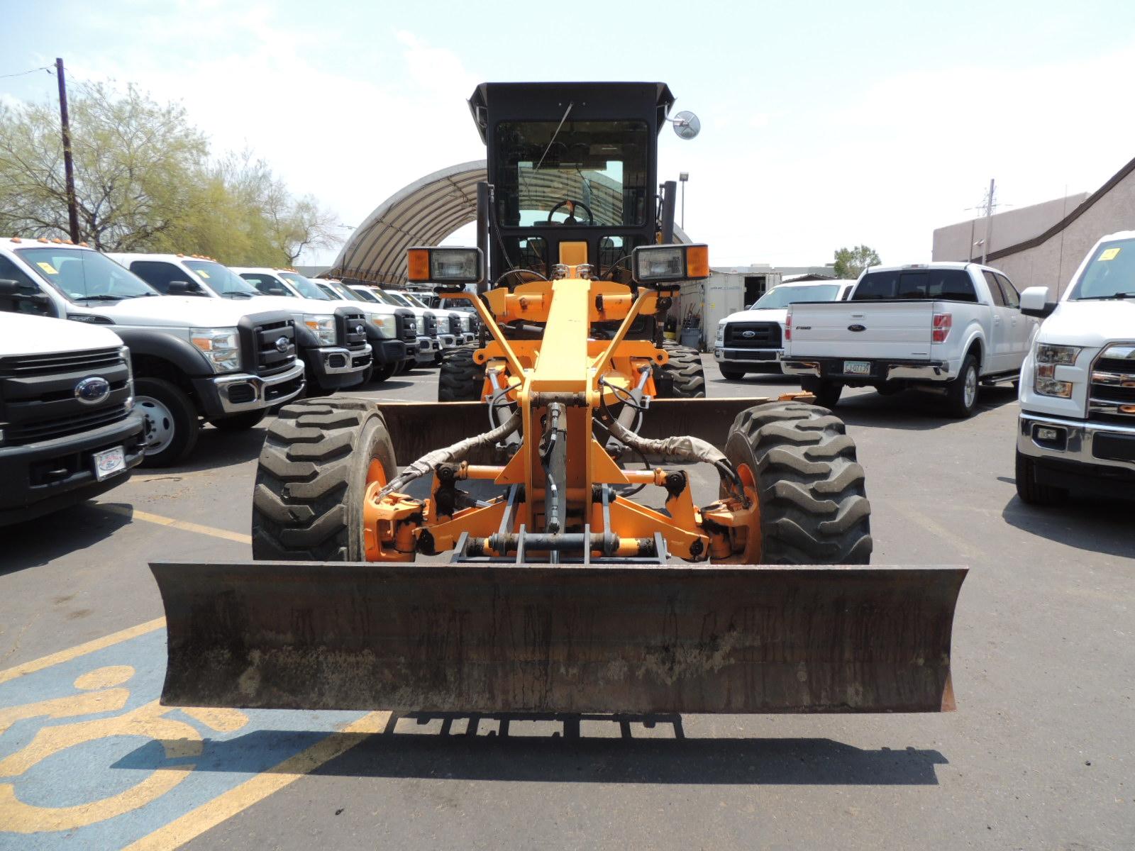 2015 Leeboy 685C Motor Grader, S/N 11909, Rear Ripper w/9-Shank Bar, Includes (5) Shanks, Front