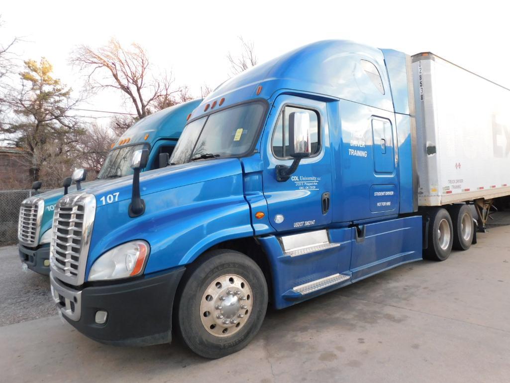 2015 Freightliner Cascadia 125 Truck Tractor, Turbo Diesel, VIN 3AKJGLD6XFSFX5228, 917,890 Miles