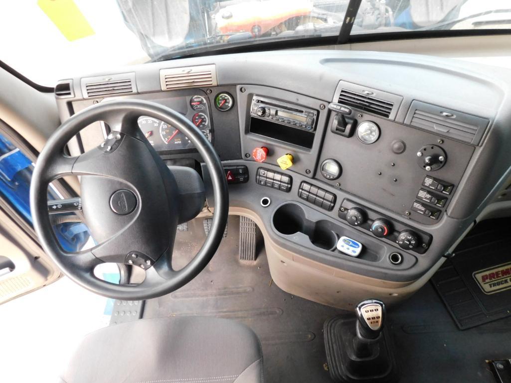 2015 Freightliner Cascadia 125 Truck Tractor, Turbo Diesel, VIN 3AKJGLD6XFSFX5228, 917,890 Miles