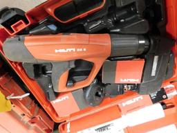 Hilti DX5 Fully Automatic Powder-Actuated Tool in Case w/Hilti MX72 Nail Magazine