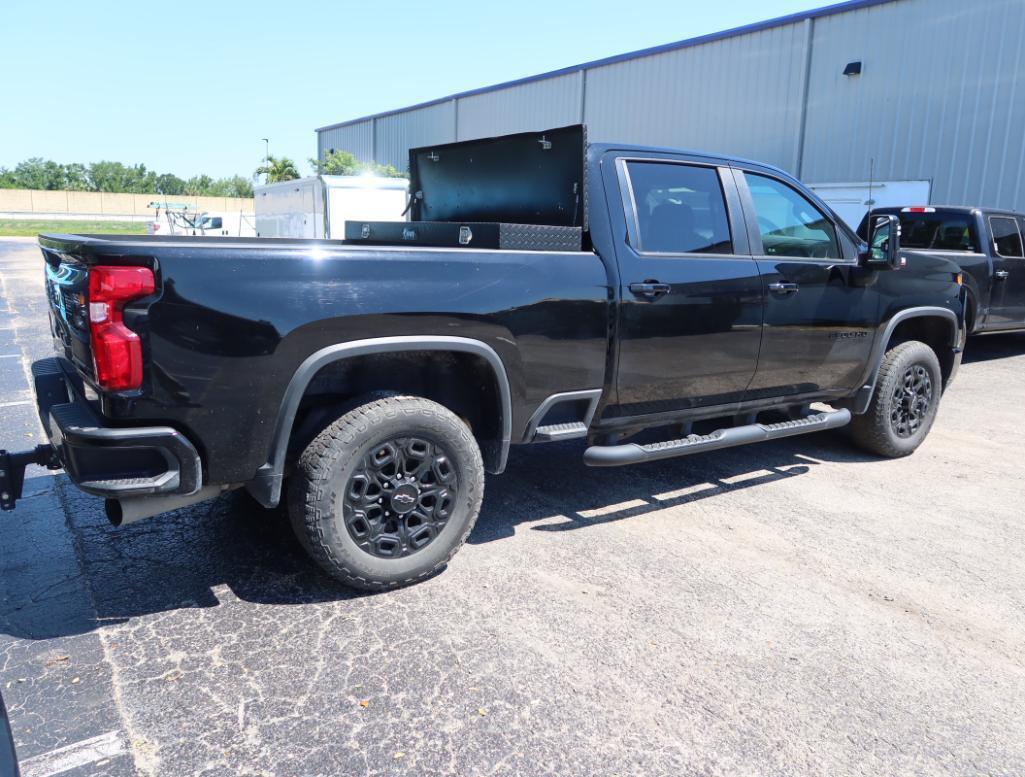 2021 Chevy Silverado 2500 4WD Z71 Crew Cab (Black) Tool Box, Diesel, License# QJZ-Q58VIN