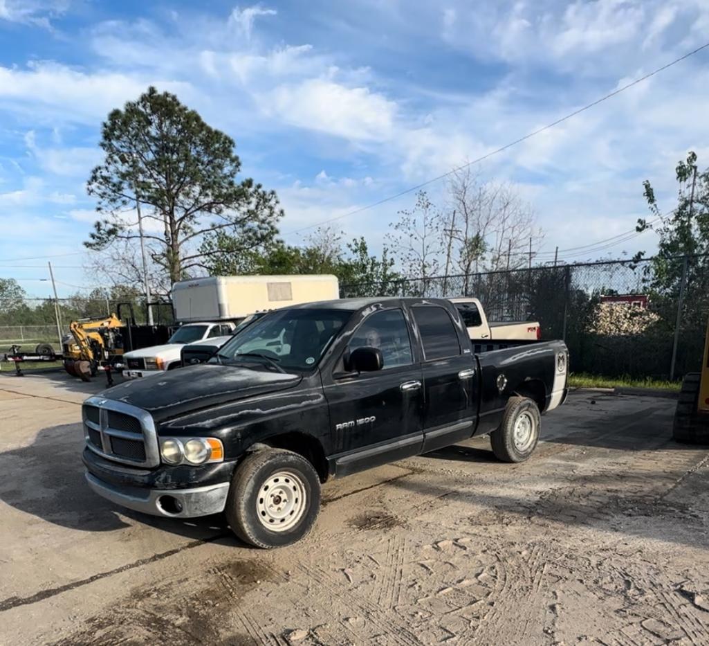 2001 Ram 1500 Pickup Truck, Drive: 4x4, VIN: 3D7HU18N52G142135, Mileage Indicated: 198,283, Engine: