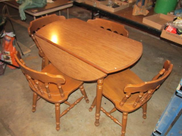 DROP LEAF TABLE W/4 CHAIRS - 41"X29"