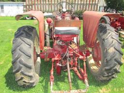 Farmall 460 w/2001 Loader