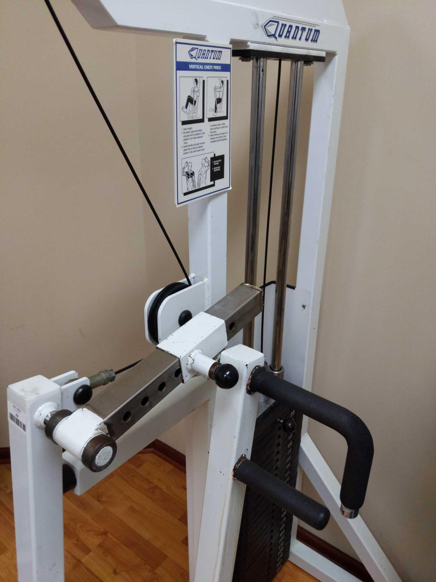 Quantum Vertical Chest Press Machine