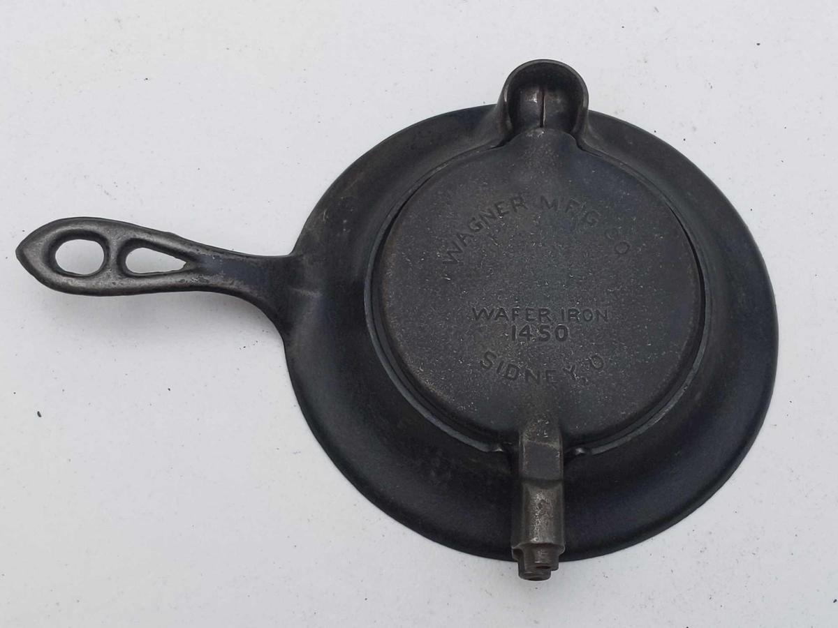 Wagner Manufacturing Company Waffle Iron 1450 Sydney o