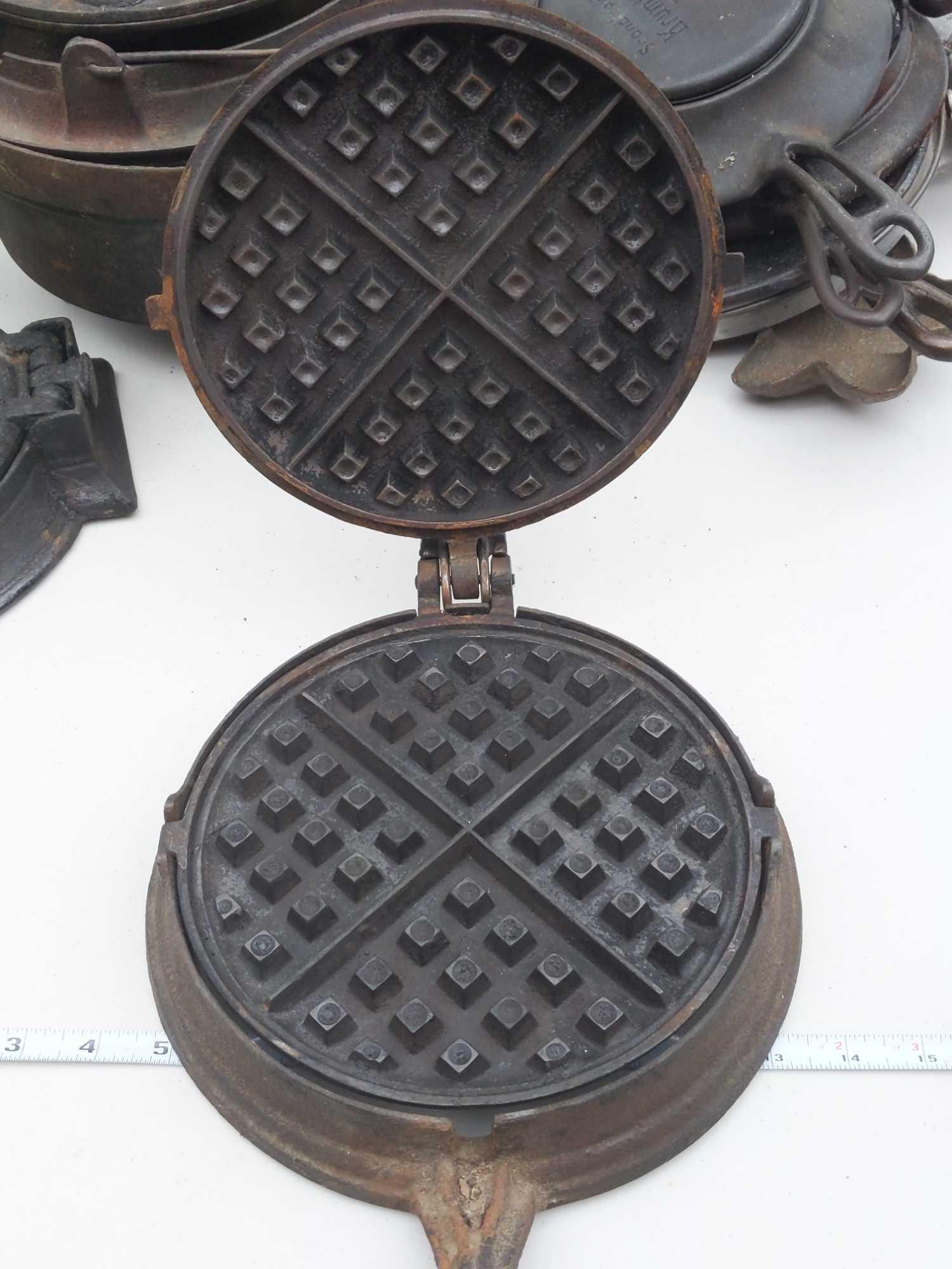 Iron & Brass MFG Co. Detroit Pat'd April 17, 1877 Waffle Iron