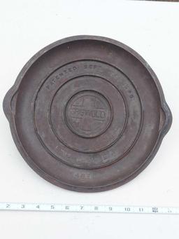 Griswold No. 9 Self Basting Skillet Cover 469C