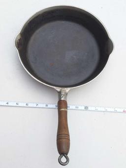 Griswold Cast Iron Skillet 7 Erie, PA USA 725 - Wood Handle