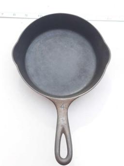 Wagner Ware No 4 Sidney, O 1054 - Cast Iron Skillet