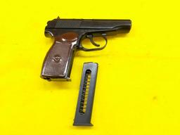 East German Makarov 8 Shot, Semi Auto Pistol with 3 Magazines SN-AW6520 Matching