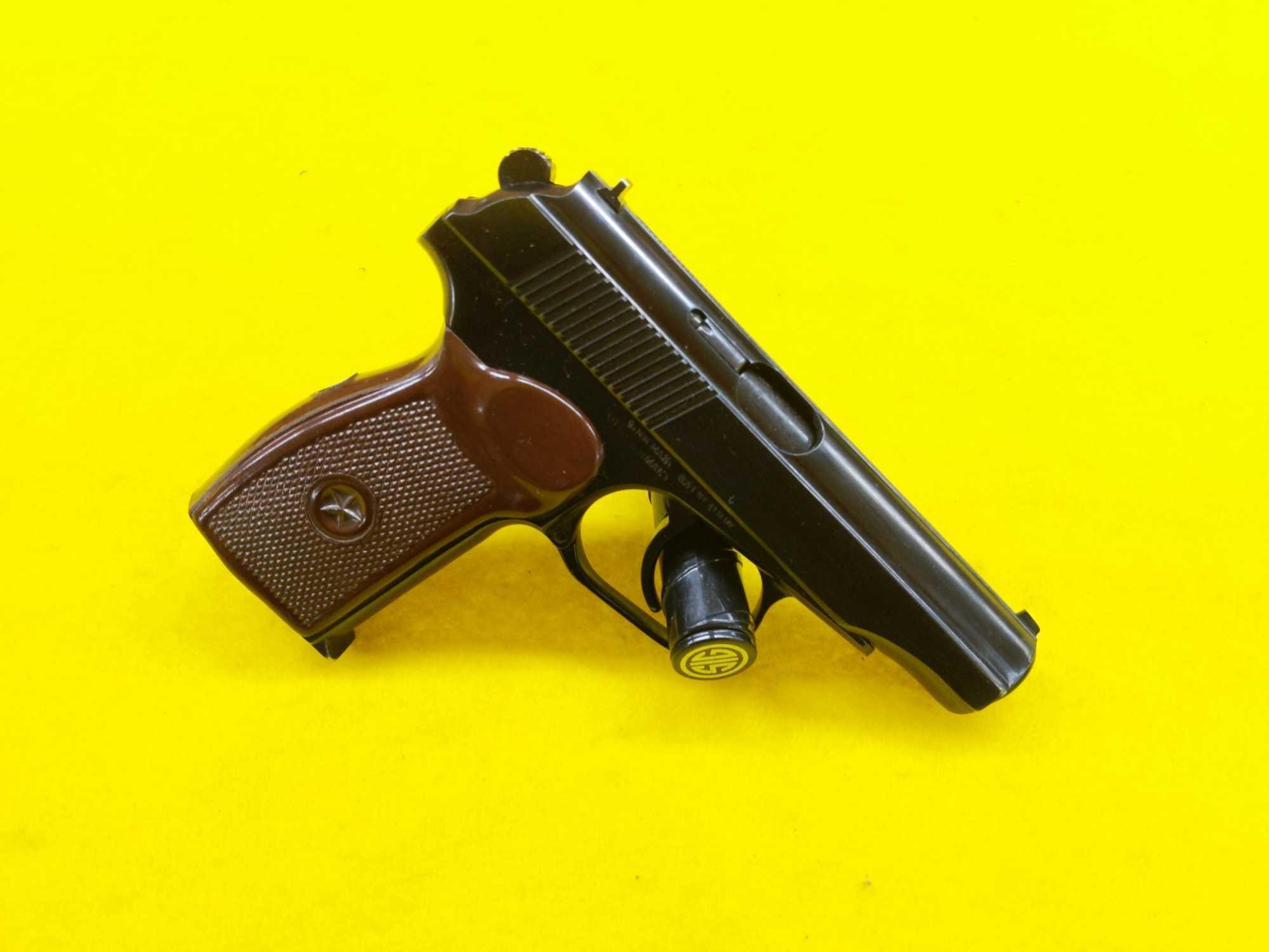 East German Makarov 8 Shot, Semi Auto Pistol with 3 Magazines SN-AW6520 Matching