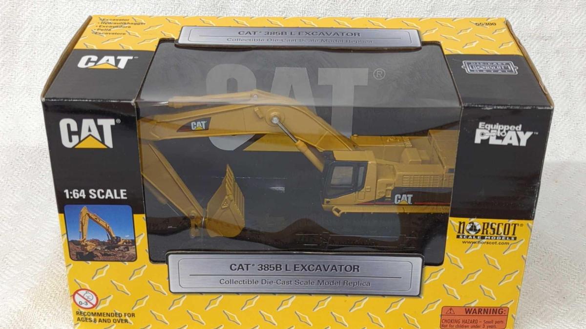 Norscot CAT 385B Excavator 1:64 Scale