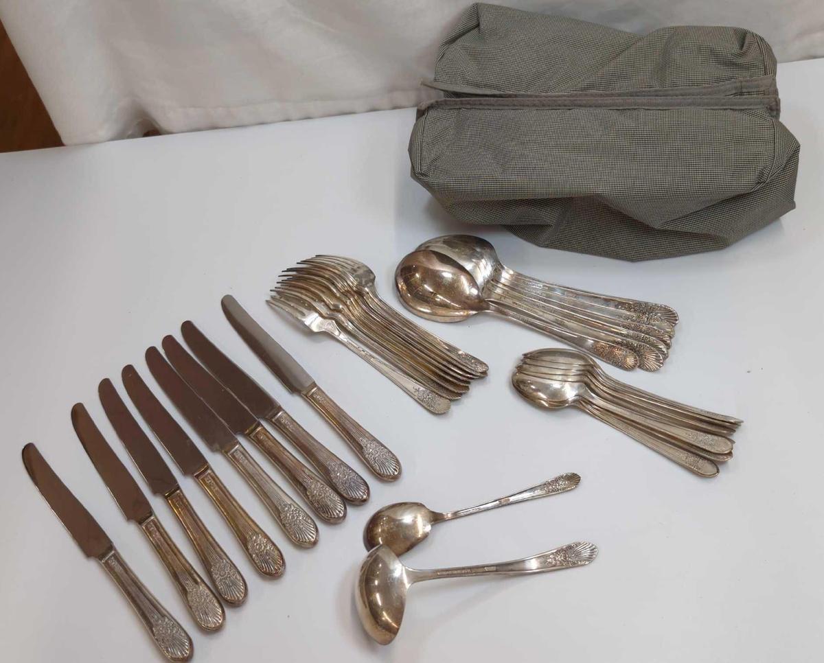 VINTAGE ORIGINAL ROGER WM ROGERS MFG CO. 8 KNIVES, 8FORKS 8 SPOONS,7 LARGE SPOONS , LADEL SUGAR