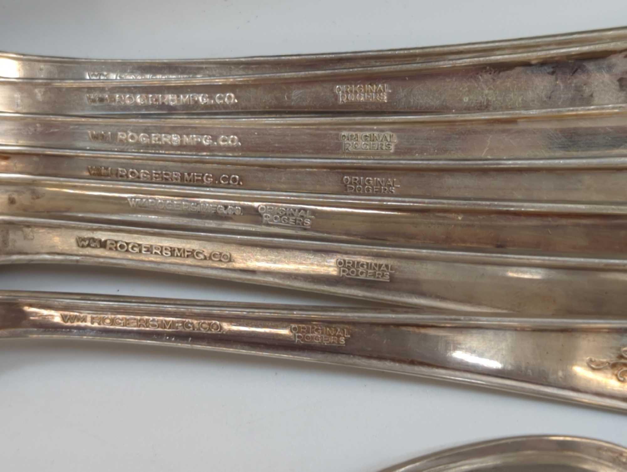 VINTAGE ORIGINAL ROGER WM ROGERS MFG CO. 8 KNIVES, 8FORKS 8 SPOONS,7 LARGE SPOONS , LADEL SUGAR